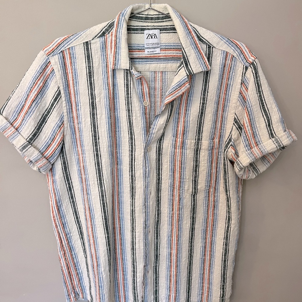 Zara short sleeve textured button up shirt